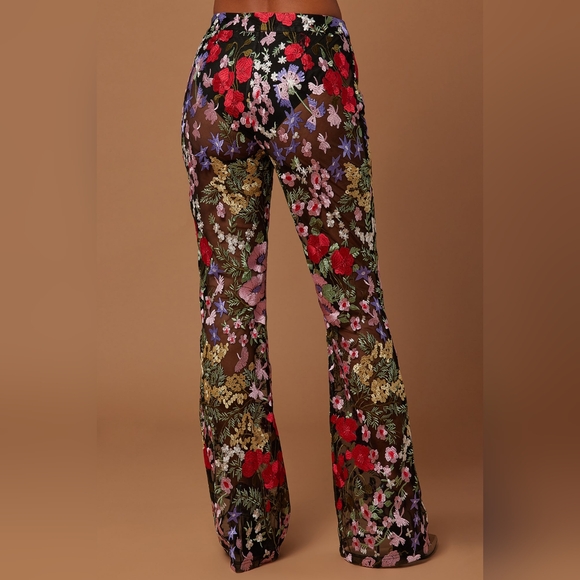 Fashion Nova embroidered lace jackets and pant set - Picture 7 of 9